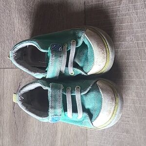 See kai run sneaker shoe